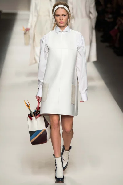 Look 3